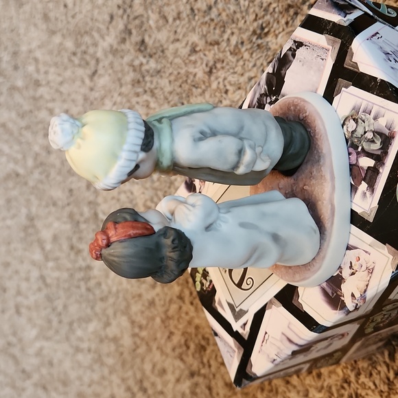 Vintage 1999 Kim Anderson Pretty As A Picture - Let Me Light Your Way figurine - Picture 4 of 9